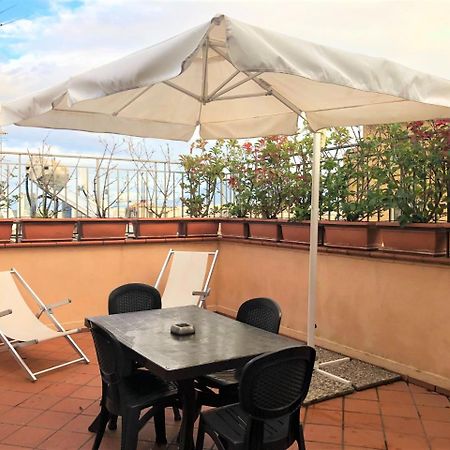 Case Vacanze " Il Duomo" Napoli Nápoles Exterior foto