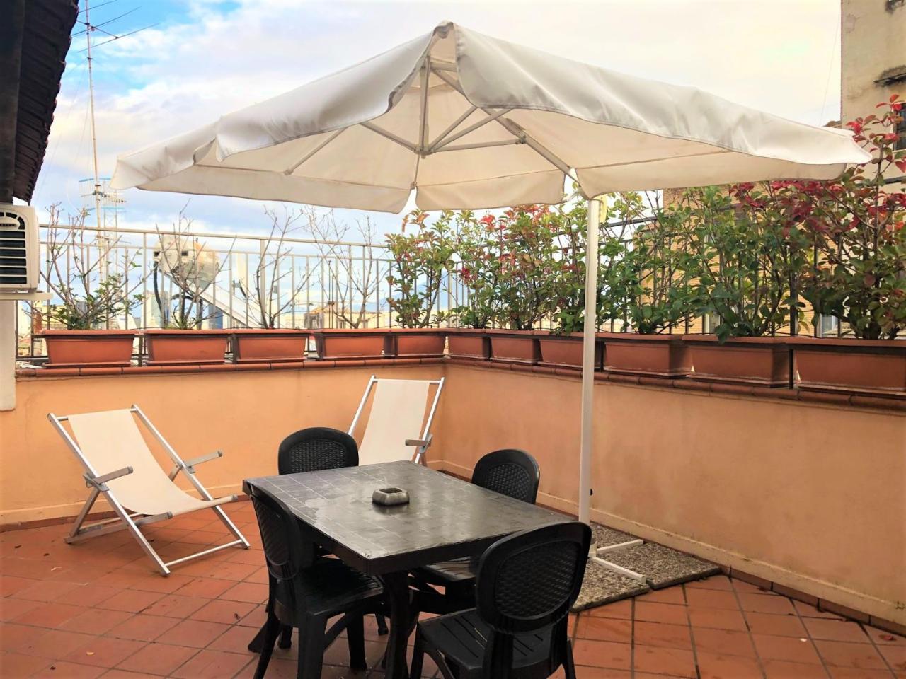 Case Vacanze " Il Duomo" Napoli Nápoles Exterior foto