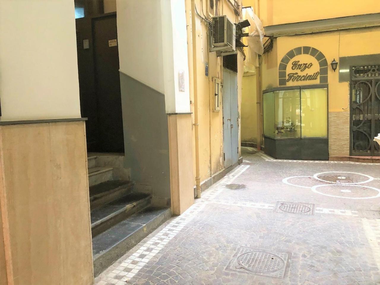 Case Vacanze " Il Duomo" Napoli Nápoles Exterior foto